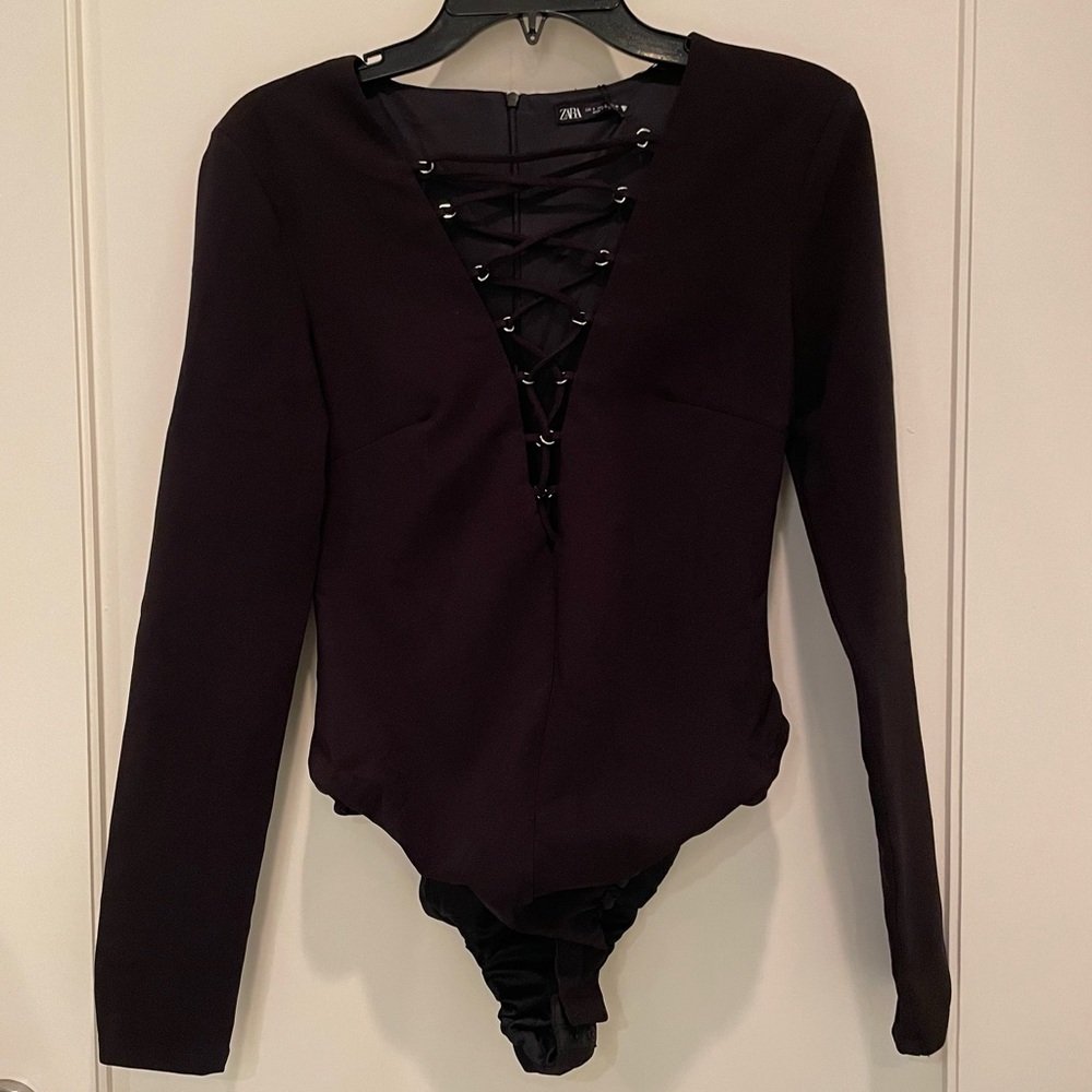 Zara deep V bodysuit w rings - Picture 2 of 4